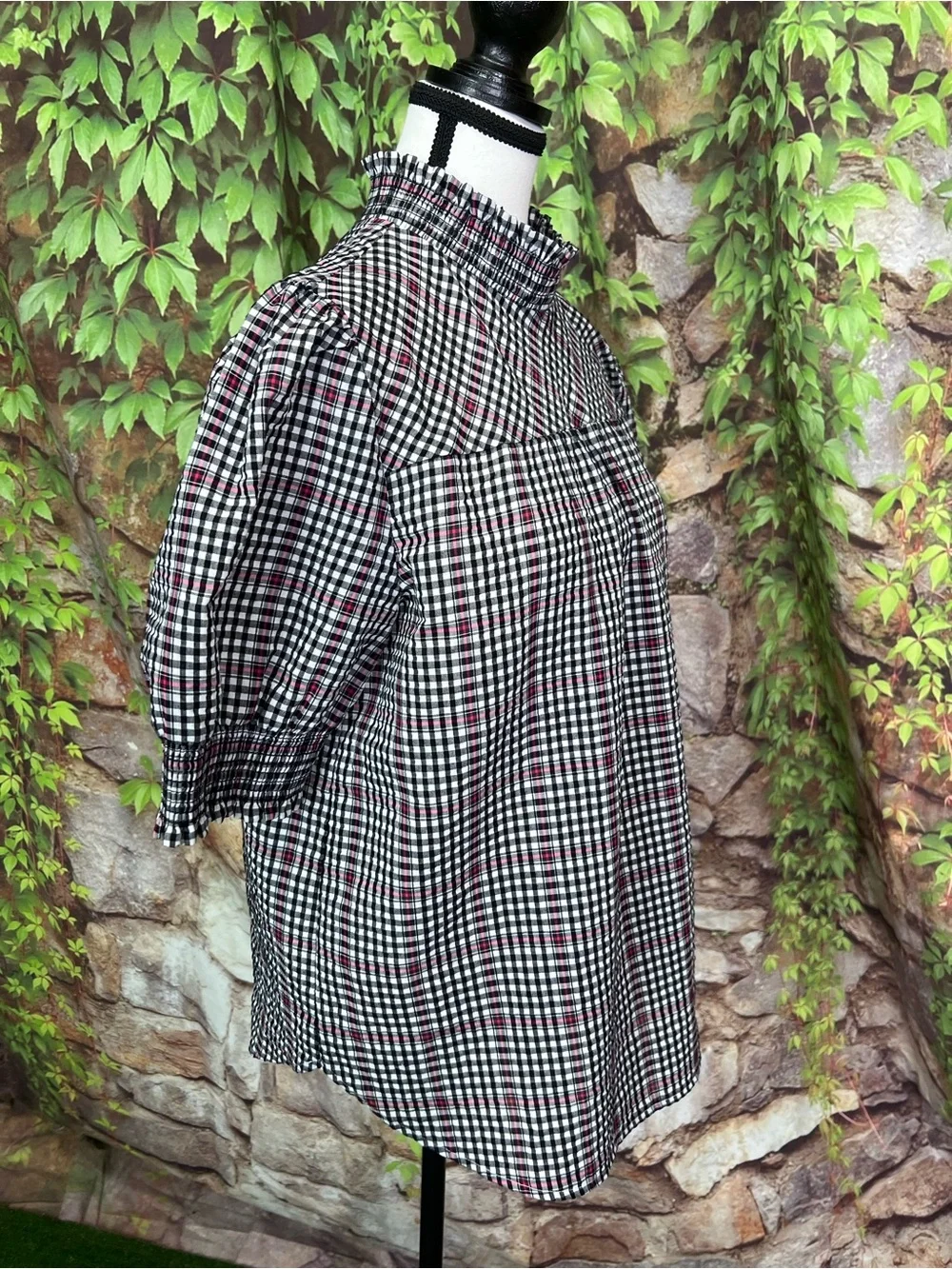 LOFT Black, White, and Pink Ruffle Collar Shirred Cuff Plaid Preppy Blouse, M
